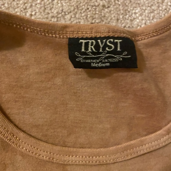 𝅺tryst, Peace Tee size Medium - Picture 5 of 5